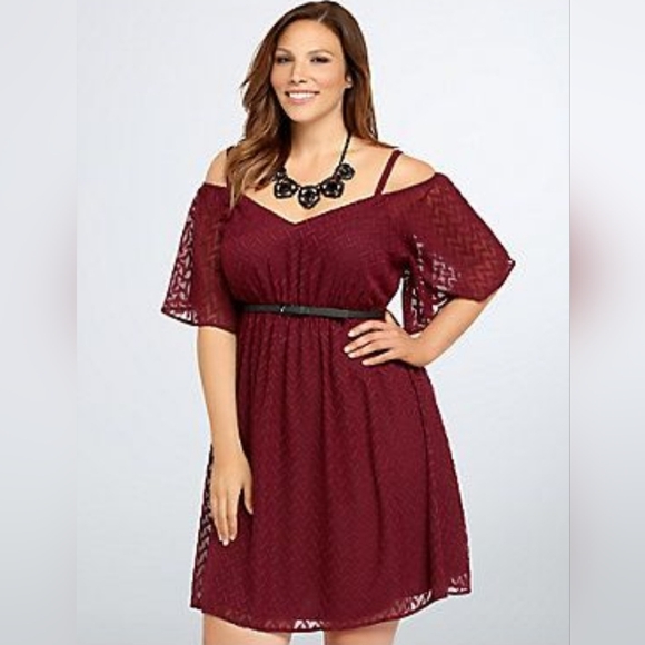 torrid Dresses & Skirts - Torrid sz 1 1X Textured off shoulder dress in Maroon